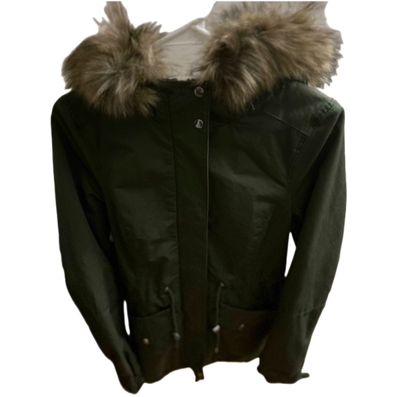 NWOT. H&M Lightweight winter coat . OLIVE / Size 0 - Picture 6 of 8